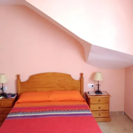 Chalet Avinguda Rafael Llao * 安波拉